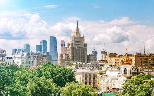 Риелторы зафиксировали снижение цен на жилье во всех округах Москвы