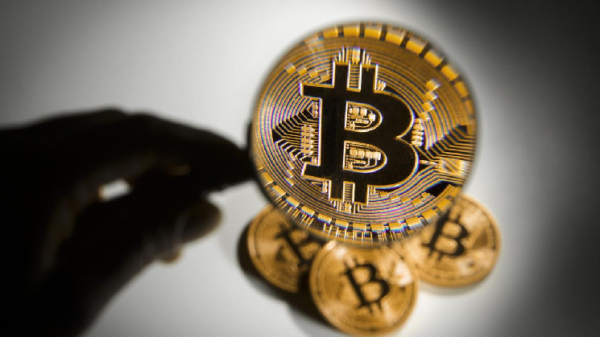 Bitcoin повернувся до $28 000: США уникли дефолту