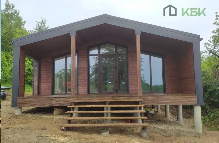 Швидкість будівництва та зниження вартості завдяки модульним будинкам.