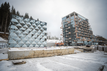 Будівництво найбільшого готелю (апарт-комплексу) на 810 номерів Glacier у Буковелі. /надано пресслужбою
