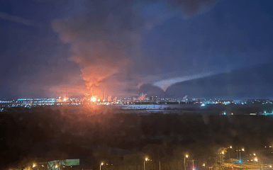 У РФ заявили про зупинку нафтопереробного заводу в Самарській області після атак дронів
