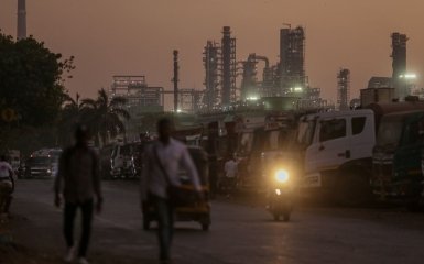 Державні НПЗ Індії уникають контрактів на російську нафту через санкції США