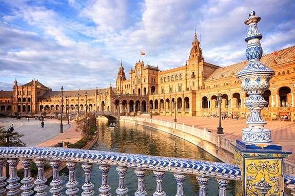 Іспанське місто хоче обмежити вхід туристів на головну площу