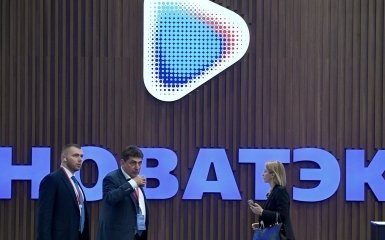 Найбільший російський виробник СПГ “Новатек” припинив роботу — Reuters