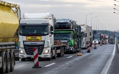 Польські фермери припинили блокувати руху вантажного транспорту на одному з КПП