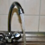 Експерт пропонує підвищити комуналку на воду втричі