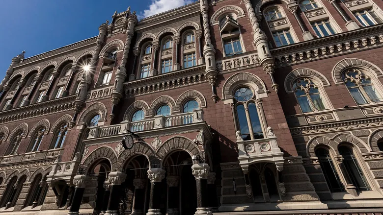 НБУ пом’якшив валютні обмеження для бізнесу: з’явився новий “позиковий” ліміт