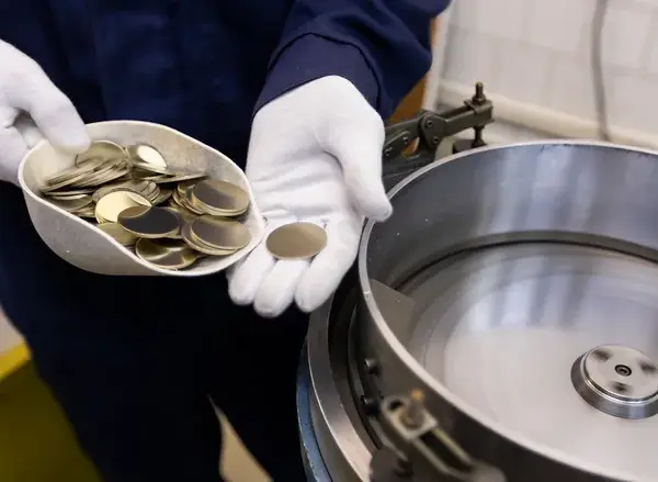 Нацбанк вирішив купити машину для знищення монет