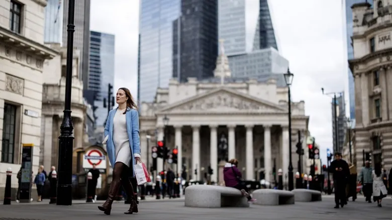 Британський індекс FTSE 100 перетнув позначку 9000 пунктів. Це новий…