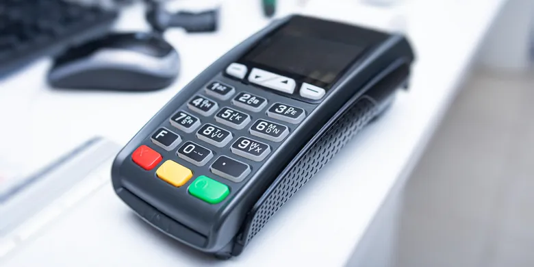 На прохання малого бізнесу. Кабмін відклав вимоги щодо POS-терміналів для…