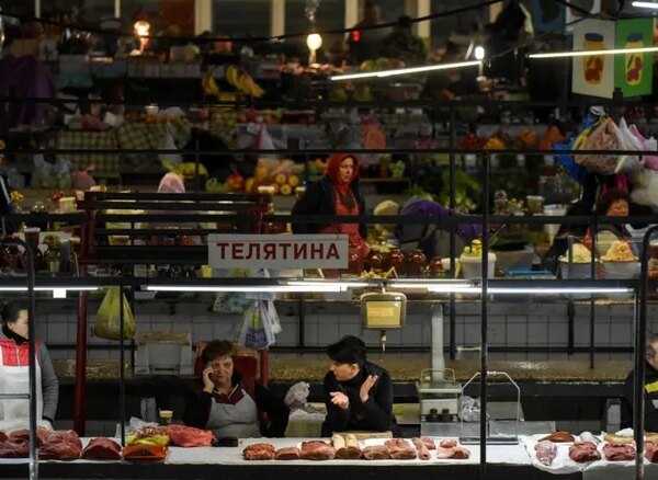 Річна інфляція в Україні сповільнилася до 7,4%