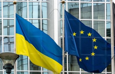 ЄС підтримує Україну кредитом у 90 млрд євро, Угорщина блокує третій закон