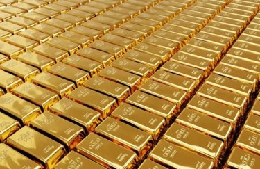 Золото дорожчає на тлі очікувань щодо монетарної політики США