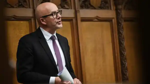 Британський парламентар запропонував заборонити криптодонати політикам