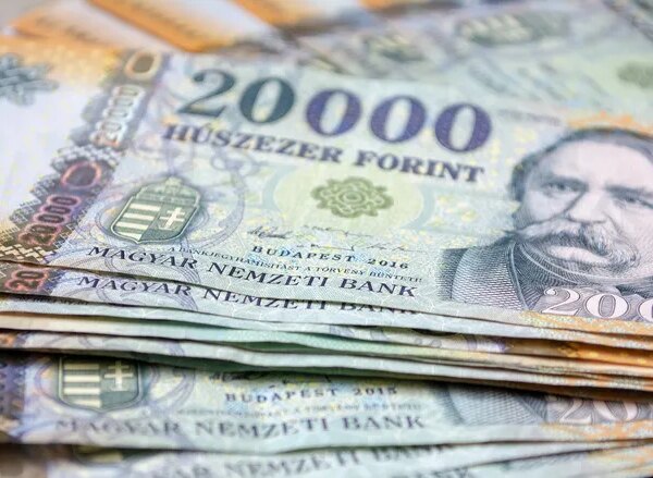 Угорський форинт перед виборами став найгіршою валютою серед…