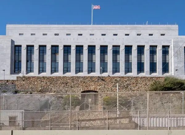 Монетний двір США тимчасово прибрав оливкову гілку з…