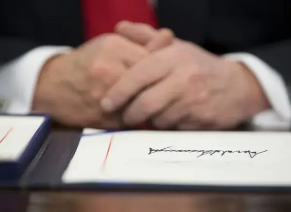 Трамп ламає 165-річну традицію. Підпис чинного президента вперше&hellip;