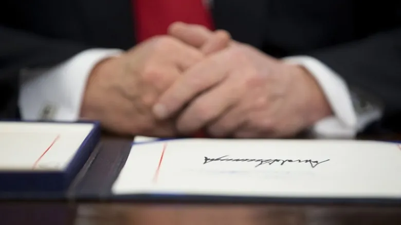 Трамп ламає 165-річну традицію. Підпис чинного президента вперше з’явиться на доларах США