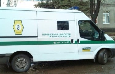 Угорщина віддає Україні викрадені інкасаторські авто Ощадбанку, але…