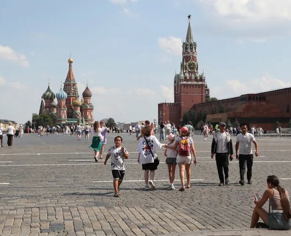 Спецпредставник ЄС: Росія наближається до фінансової кризи, подібної до занепаду&hellip;