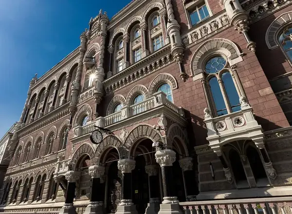 НБУ знову вимагає не створювати зайвих проблем для…