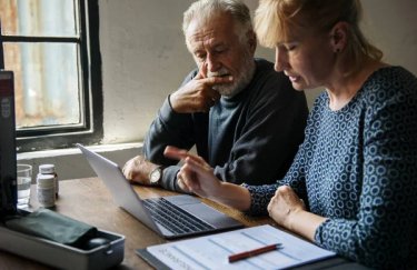 Як докупити стаж, якщо не вистачає до пенсії: проста інструкція від податкової