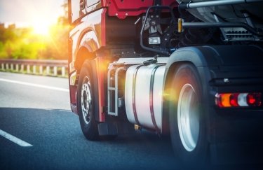 вантажівки