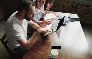 Гроші до зарплати: українці оформили мікрокредитів на 56,76 млрд грн за 2025