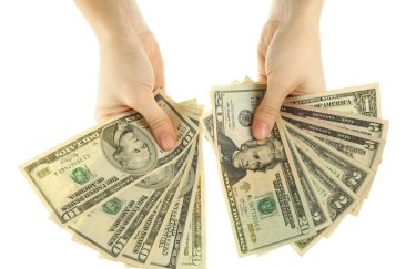 НБУ встановив офіційний курс на 14 травня / Freepik долар