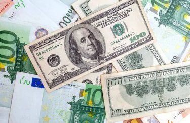 Гривня зміцнилася. Чому НБУ зменшив продаж валюти у квітні?