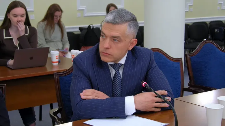 “Не знайомий, не спілкувався”. Голова наглядової ради Сенс Банку заперечив, що він людина Міндіча