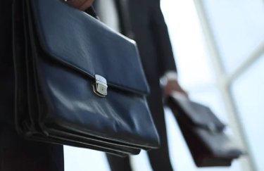 Зарплати чиновників зросли до 95 тис. грн: в якому відомстві платять найбільше