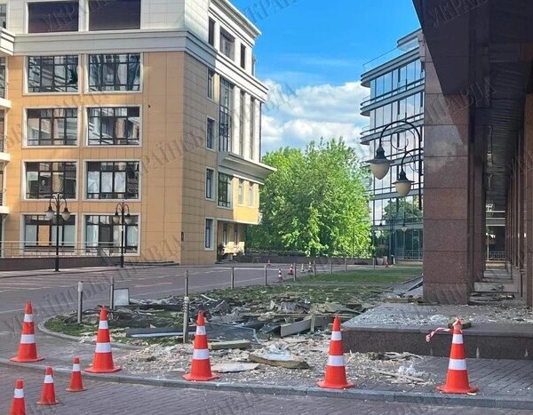 Росіяни пошкодили скандально відомий будинок, у якому мають житло впливові чиновники та бізнесмени