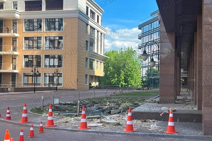 Росіяни пошкодили скандально відомий будинок, у якому мають житло впливові чиновники та бізнесмени