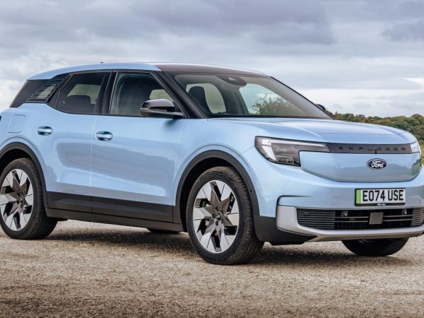 Ford відкликає понад 950 тисяч автомобілів через ризик пожежі та дефекти сидінь — Мінфін