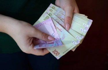 Середня зарплата зросла до 32,8 тис. грн: де платять найбільше