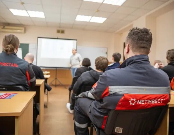 Вступ без НМТ. Метінвест Політехніка пояснила, як «вчорашній школяр через три роки отримує професію і роботу»