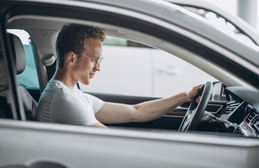 В Україні оформили 3,7 млн договорів автоцивілки за пів року: які страховики…