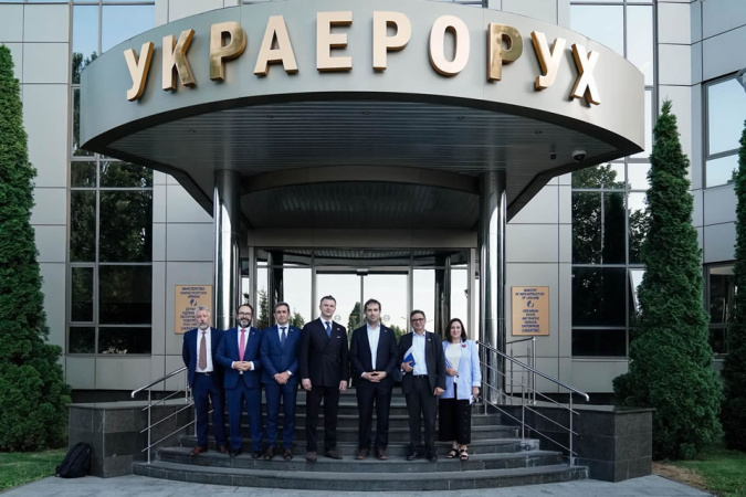 Україна та Іспанія підписали пакет угод, які мають стати основою для модернізації української аеронавігаційної інфраструктури та її поступової інтеграції до європейської авіаційної системи.
