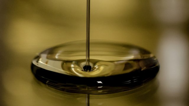 РФ нарощує морський експорт сирої нафти попри заявлені санкції – експерт