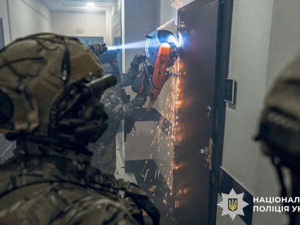 Поліція викрила шахраїв, які під виглядом криптоінвестицій ошукали майже тисячу українців на $1,1 млн — Мінфін