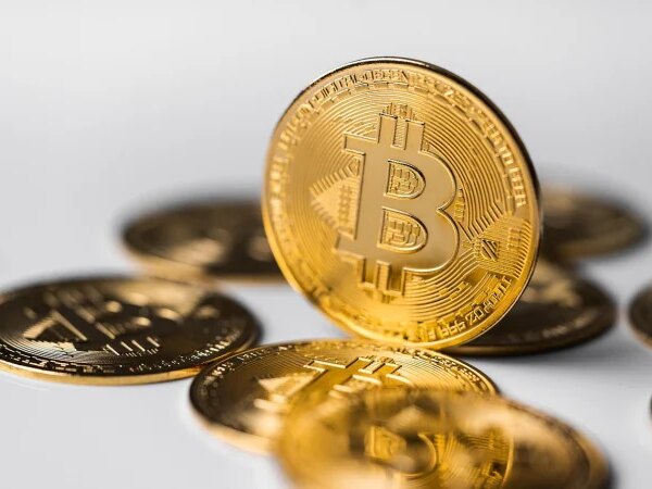 У США вийшов крипто-ETF з кошиком різних монет, Visa запускає…