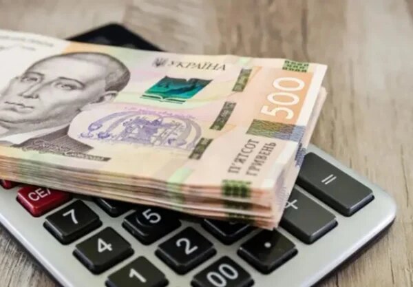 Кабмін підвищує зарплати працівникам культури: як зміняться оклади з 2027 року — Мінфін