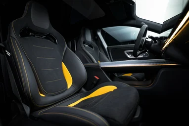 Mercedes-AMG представила новий CLA 45 (фото)