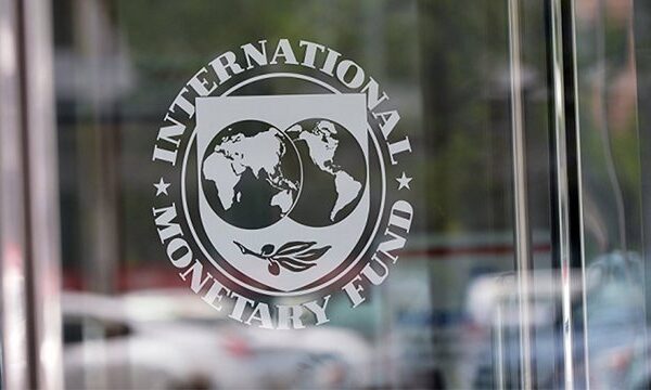 Експосадовці та експерти закликали МВФ не вимагати скасування змін щодо PEP