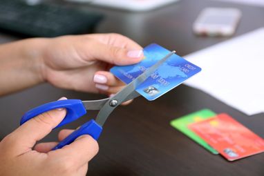 Як правильно закрити кредитну картку — покрокова інструкція