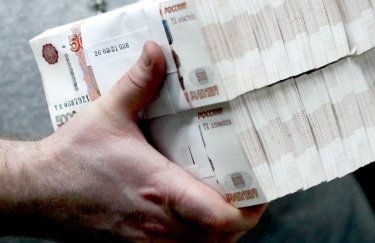 Росіяни виносять готівку з банків зі швидкістю 166…