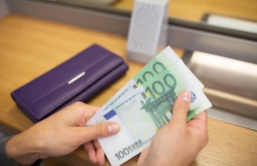 НБУ викрив масові схеми дроблення та маскування під час обміну валюти в банках