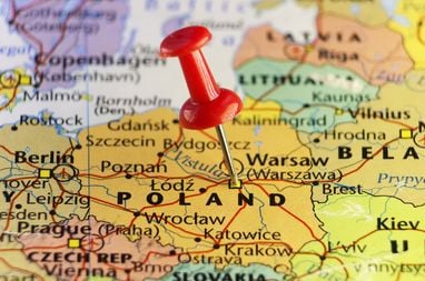 Депортаційна служба та індивідуальний профіль іноземця: що пропнують в Польщі