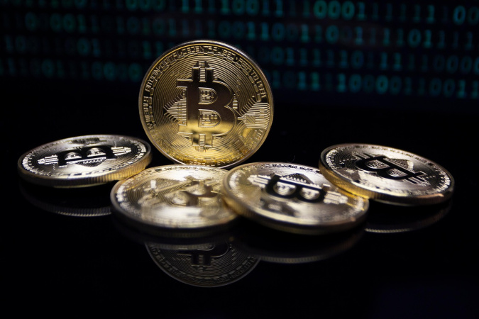 Біткоїн та Ethereum закрили липень у плюсі, хакери викрали $89 млн з криптогаманців Coldcard